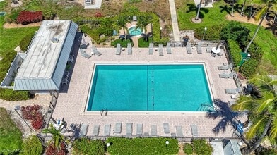 6777 Winkler Rd in Ft. Myers, FL - Building Photo - Building Photo