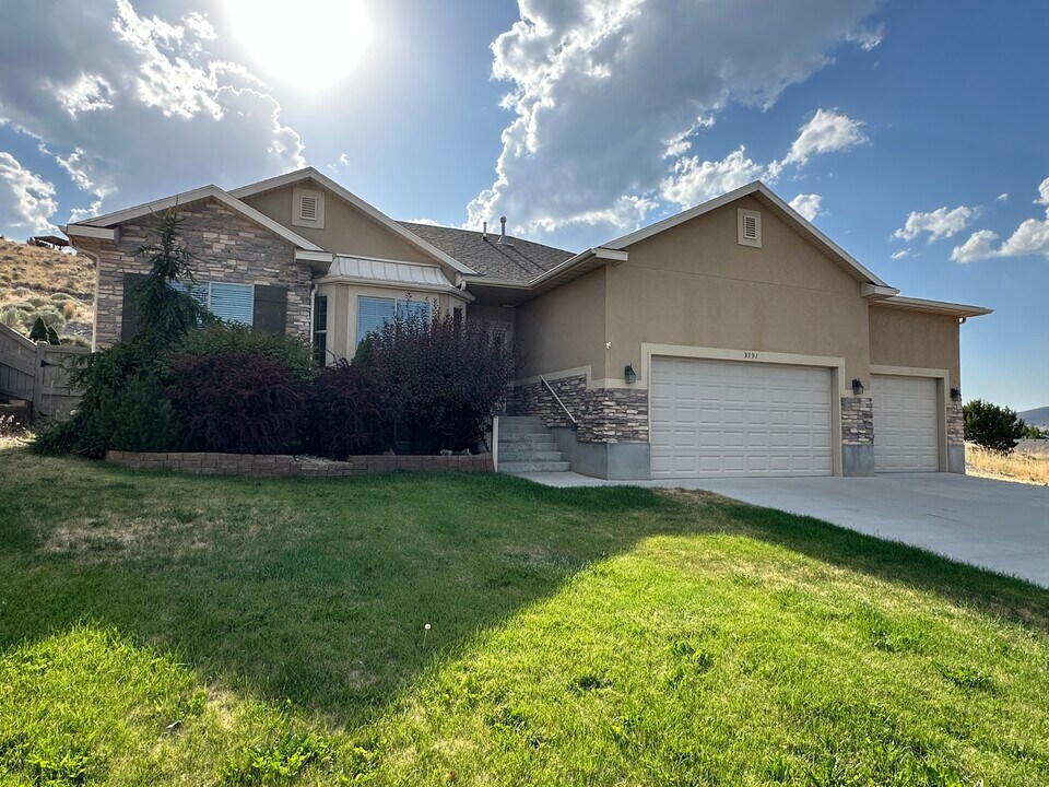 3791 N Wyatt Earp Ave in Eagle Mountain, UT - Building Photo