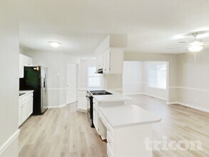 437 Bradford Cir in Columbia, TN - Foto de edificio - Building Photo