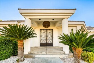 212 Dalmatian Ln in Las Vegas, NV - Building Photo - Building Photo