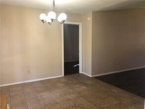 6211 Sunkist Ln in Austin, TX - Building Photo - Building Photo