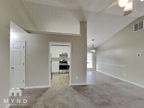 185 Waters Edge Dr in Locust Grove, GA - Foto de edificio - Building Photo