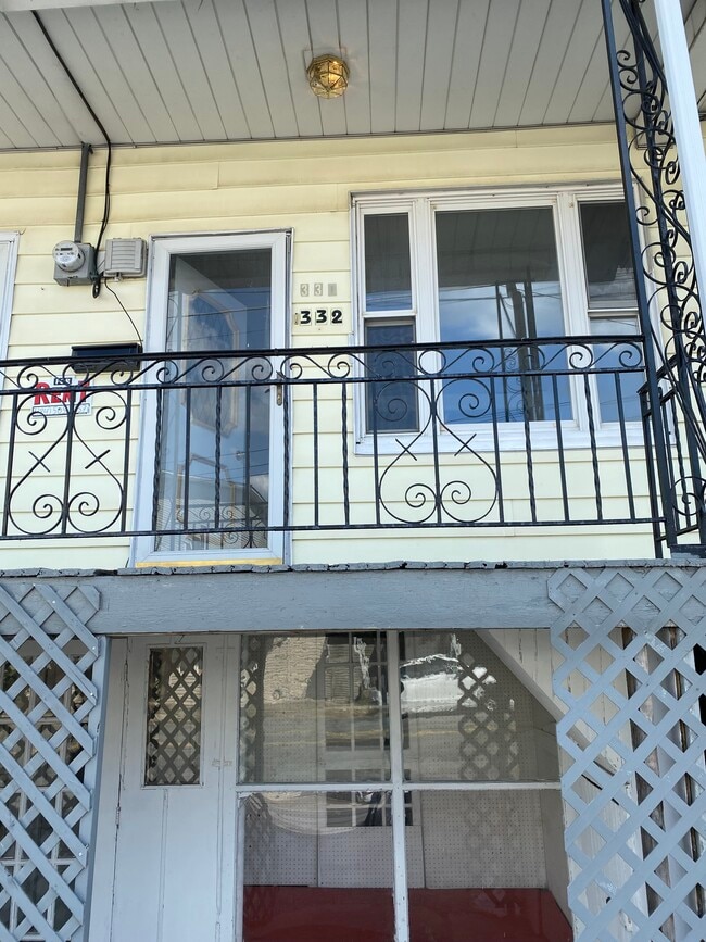 property at 328 E 5th St