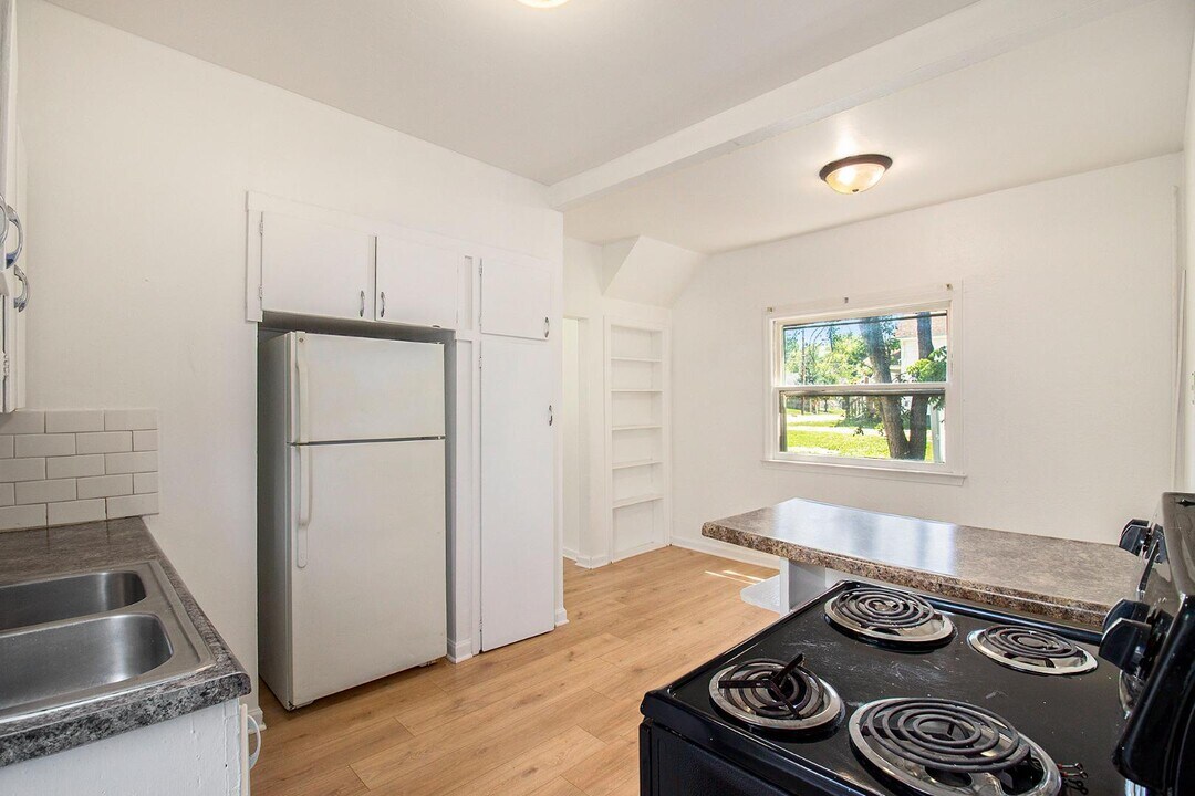 1017 N Martin Luther King Jr Blvd in Lansing, MI - Building Photo