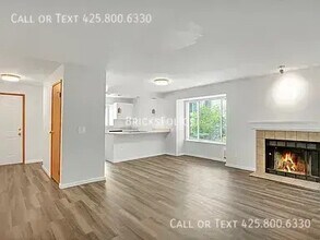 9912 NE 142nd Pl in Kirkland, WA - Building Photo - Building Photo