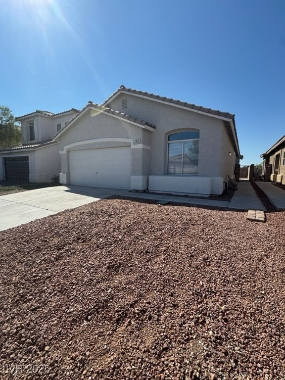 7075 Russell Ranch Ave