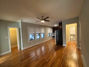 545 Chestnut St, Unit 209 in Winnetka, IL - Building Photo - Building Photo