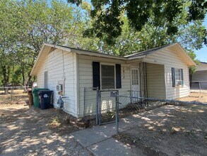 1813 Wayne St in Denton, TX - Building Photo - Building Photo
