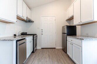 4271 Thalweg Way in San Antonio, TX - Building Photo - Building Photo