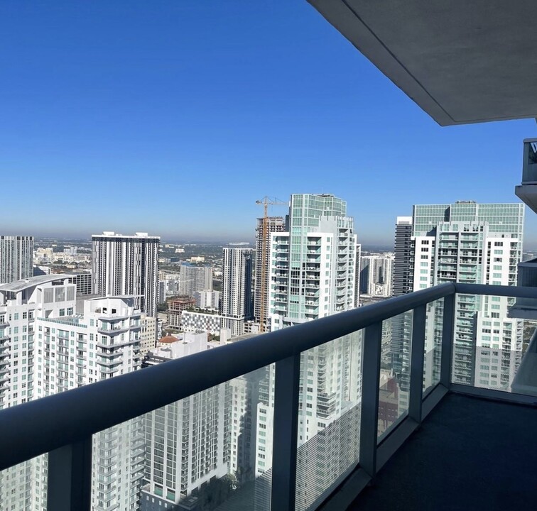 50 Biscayne Blvd, Unit 5207 in Miami, FL - Foto de edificio