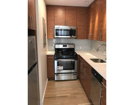 208 Newbury St, Unit 1