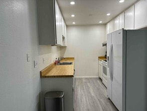 5085 Valley Crest Dr in Concord, CA - Building Photo - Building Photo