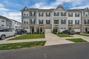 7 Hamilton Ct in Pennsauken, NJ - Building Photo