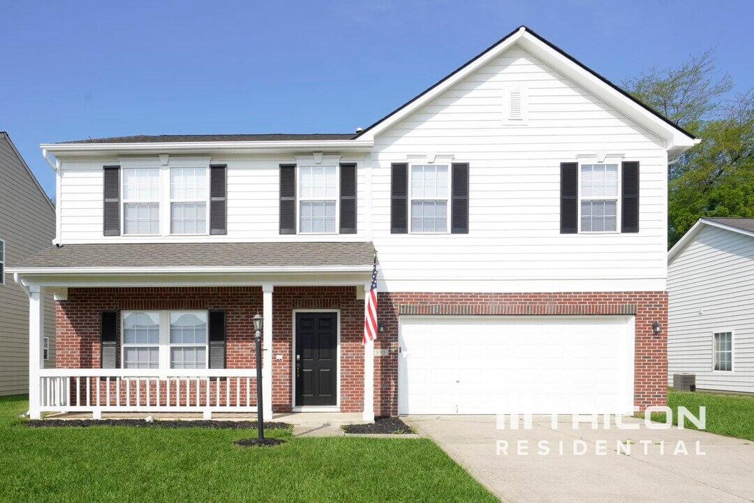 2990 Parkview Dr in Columbus, IN - Building Photo