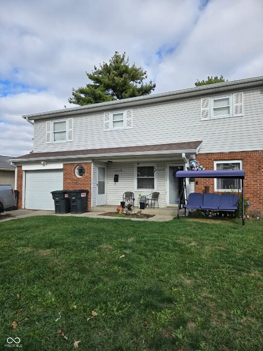 1219 Candlelite Dr-Unit -1219.5 in Greenfield, IN - Building Photo
