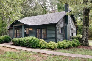 505 Cherokee Rd in Winterville, GA - Building Photo