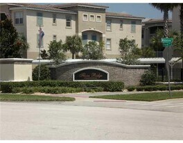 3000 Laurel Park Ln in Kissimmee, FL - Building Photo