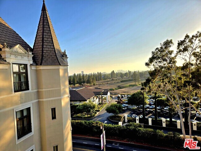 316 N Rossmore Ave in Los Angeles, CA - Foto de edificio - Building Photo