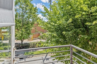 352 W 5th St in Fayetteville, AR - Foto de edificio - Building Photo