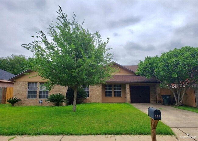 property at 905 E Stonegate Dr