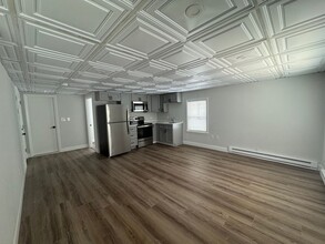 102 Cross St-Unit -102 Cross St 2F in Somerville, MA - Building Photo - Building Photo
