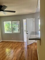 1391 N Altadena Dr, Unit B in Pasadena, CA - Building Photo