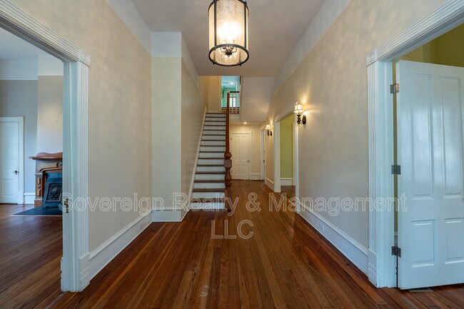 765 Woodland Ave SE in Atlanta, GA - Building Photo - Building Photo