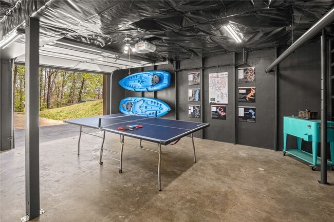 property at 2 Southport Ln