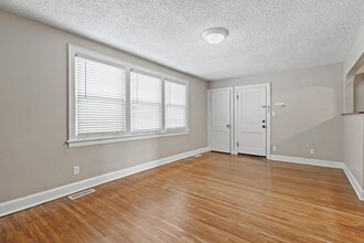 1377 Northwest Blvd in Columbus, OH - Building Photo - Building Photo