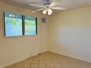 130 Ulupa St in Kailua, HI - Building Photo - Building Photo
