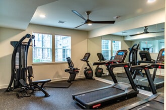 Brentwood Commons in Atlanta, GA - Foto de edificio - Building Photo