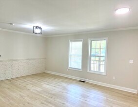 58 E Snowberry Ln in Rocky Point, NC - Foto de edificio - Building Photo