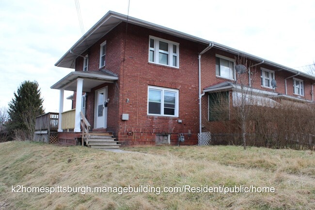 1018 Pennsylvania Ave in Clairton, PA - Building Photo - Building Photo