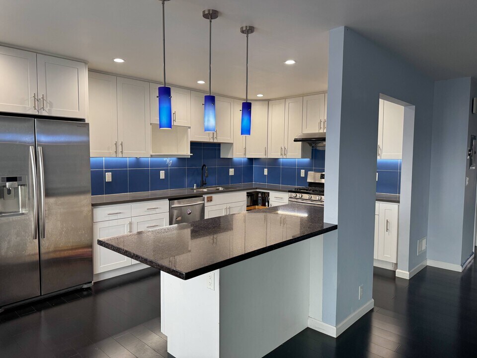 577 Price St in Daly City, CA - Building Photo