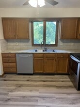 7386 Eisenhower Dr in Youngstown, OH - Building Photo - Building Photo