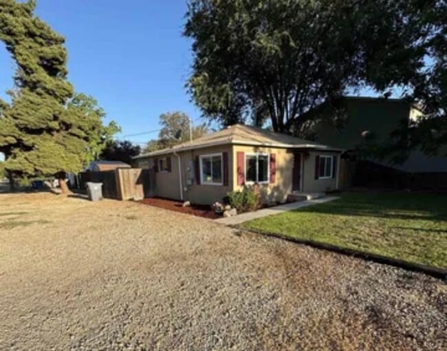 property at 2095 S Shoshone St