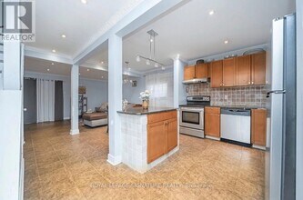 19 Gatsby Square in Brampton, ON - Building Photo - Building Photo