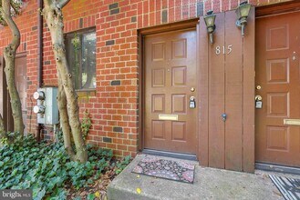 815 LeCount St in Philadelphia, PA - Building Photo - Building Photo