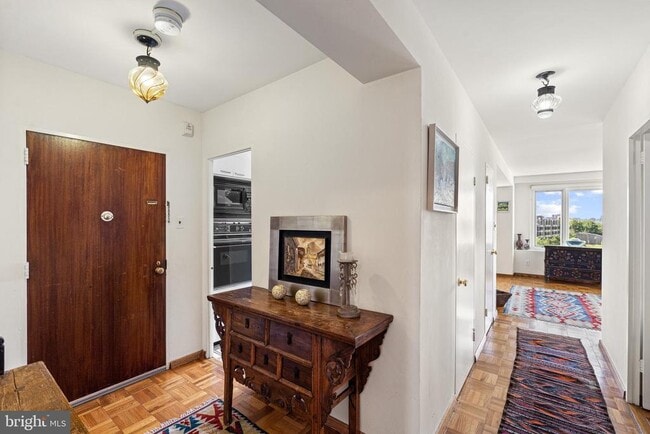 2475 Virginia Ave NW in Washington, DC - Building Photo - Building Photo