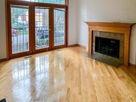 2714 N Wayne Ave in Chicago, IL - Building Photo