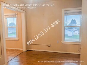 123 Cleveland Blvd-Unit -2 in Caldwell, ID - Building Photo - Building Photo