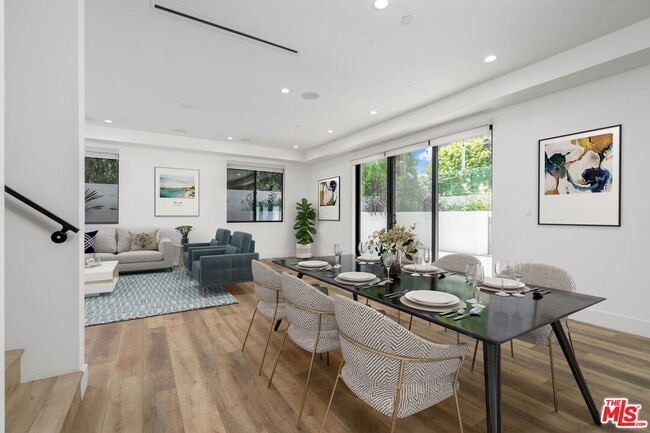 621 Huntley Dr in West Hollywood, CA - Building Photo - Building Photo