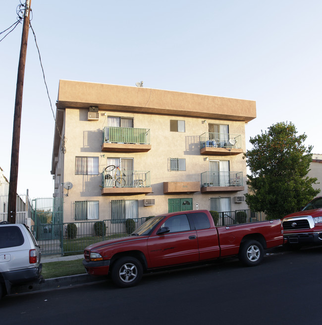 4145 Monroe St in Los Angeles, CA - Building Photo - Building Photo