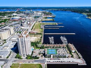 400 E Bay St in Jacksonville, FL - Foto de edificio - Building Photo