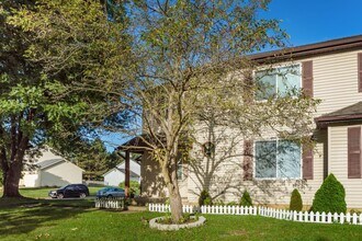 7609 Seasons Dr in Columbus, OH - Building Photo - Building Photo