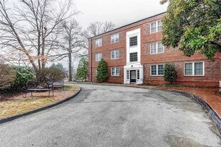 925 S Hanley Rd in St. Louis, MO - Building Photo