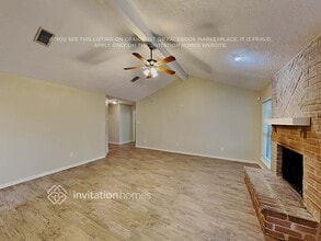 10202 Staghill Dr in Houston, TX - Foto de edificio - Building Photo