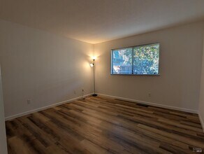 663 Spring Ln in Sonoma, CA - Building Photo - Building Photo