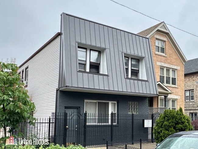 3650 W George St, Unit J05W
