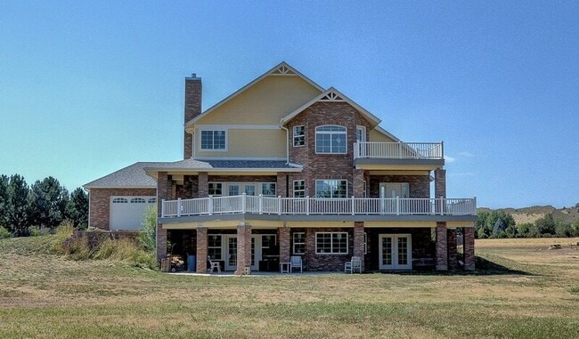 property at 6820 Willow Vista Ct